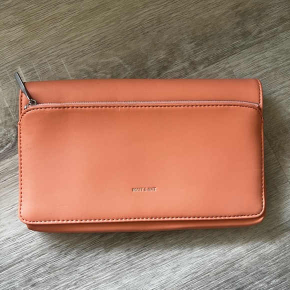 Matt and nat clutch - Picture 1 of 2